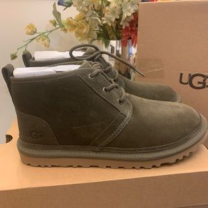 Uggs size 9 Neumel